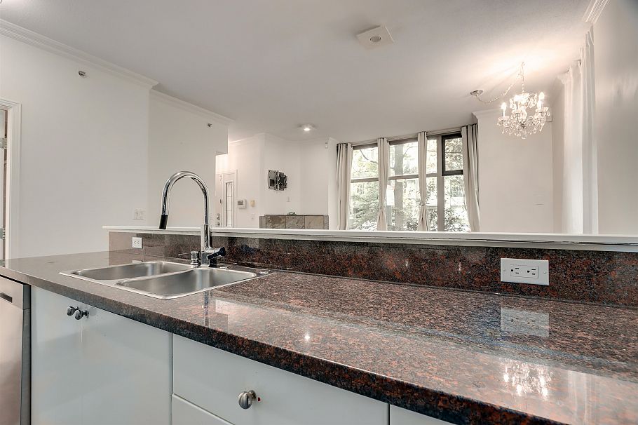 936 Richards Street Vancouver, BC - 20