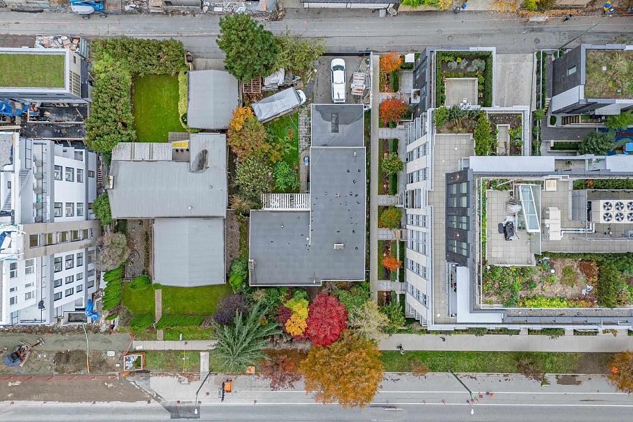 6789 Cambie Street Vancouver, BC - 1