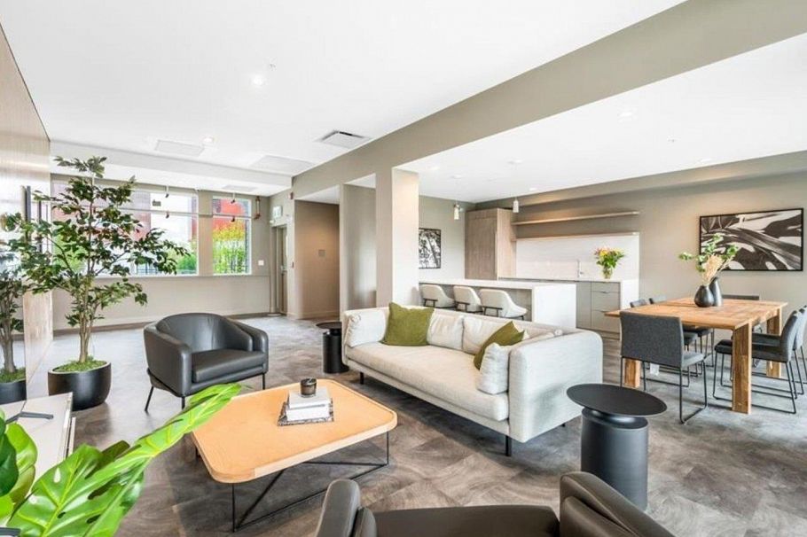 202 128 E 8th Street North Vancouver, BC - 37