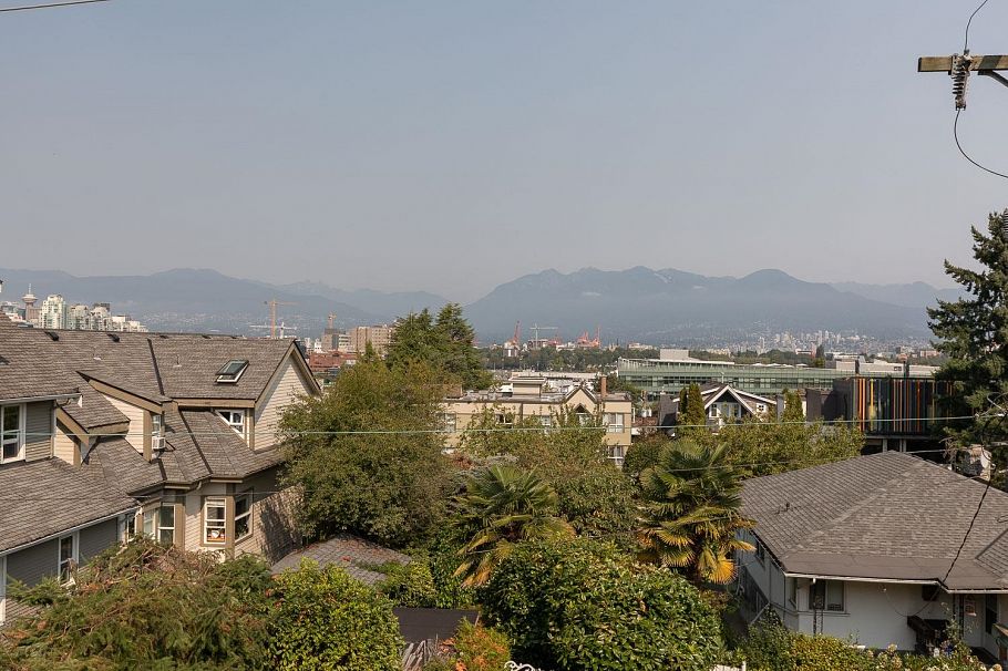 2272 St. George Street Vancouver, BC - 11