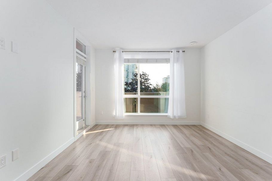 202 128 E 8th Street North Vancouver, BC - 2