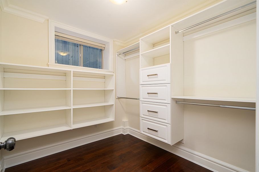 3716 W 17th Avenue Vancouver, BC - 27