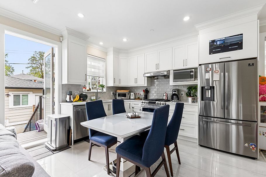 2 2786 E 46th Avenue Vancouver, BC - 6