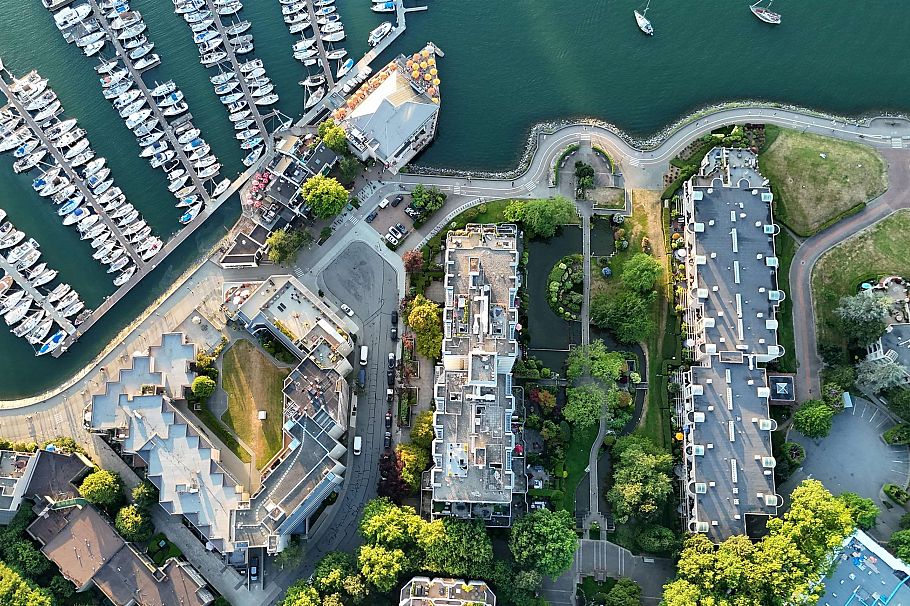 411 456 Moberly Road Vancouver, BC - 2