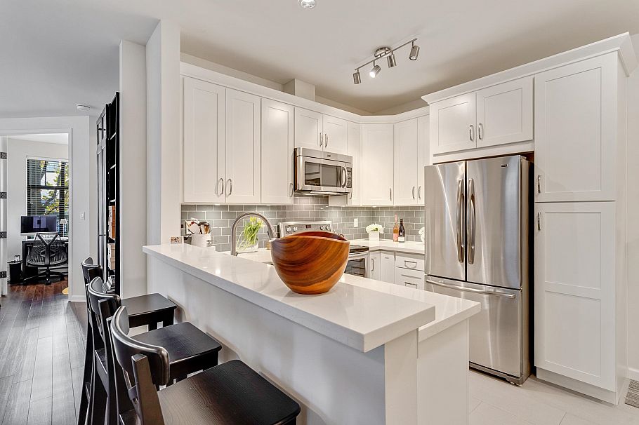 104 2065 W 12th Avenue Vancouver, BC - 4