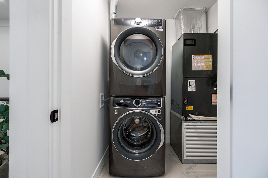 1722 E 64th Avenue Vancouver, BC - 21