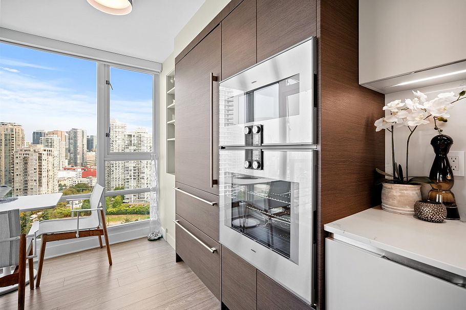 2606 1067 Marinaside Crescent Vancouver, BC - 9