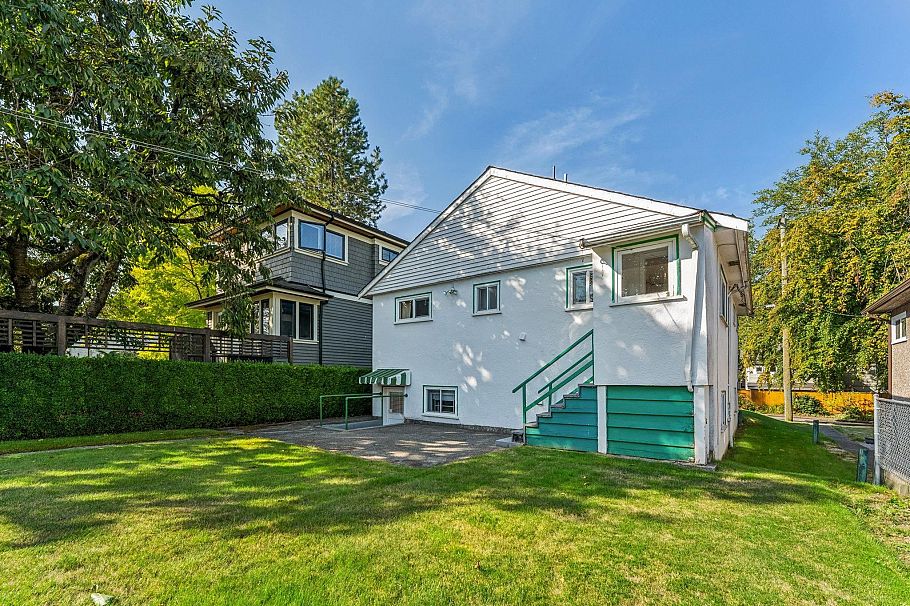 4182 Prince Edward Street Vancouver, BC - 4