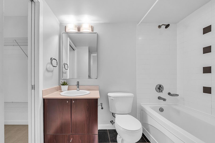 407 933 Hornby Street Vancouver, BC - 32