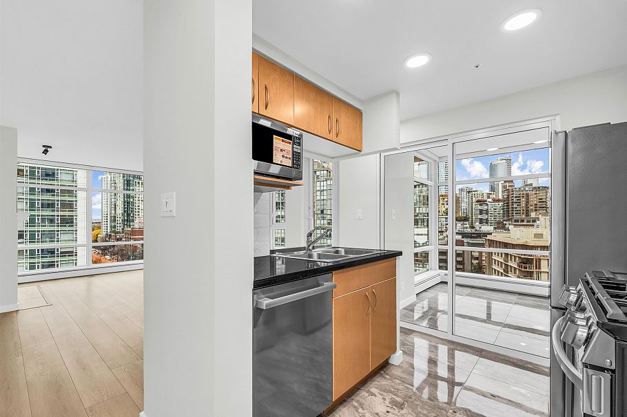 1101 198 Aquarius Mews Vancouver, BC - 6