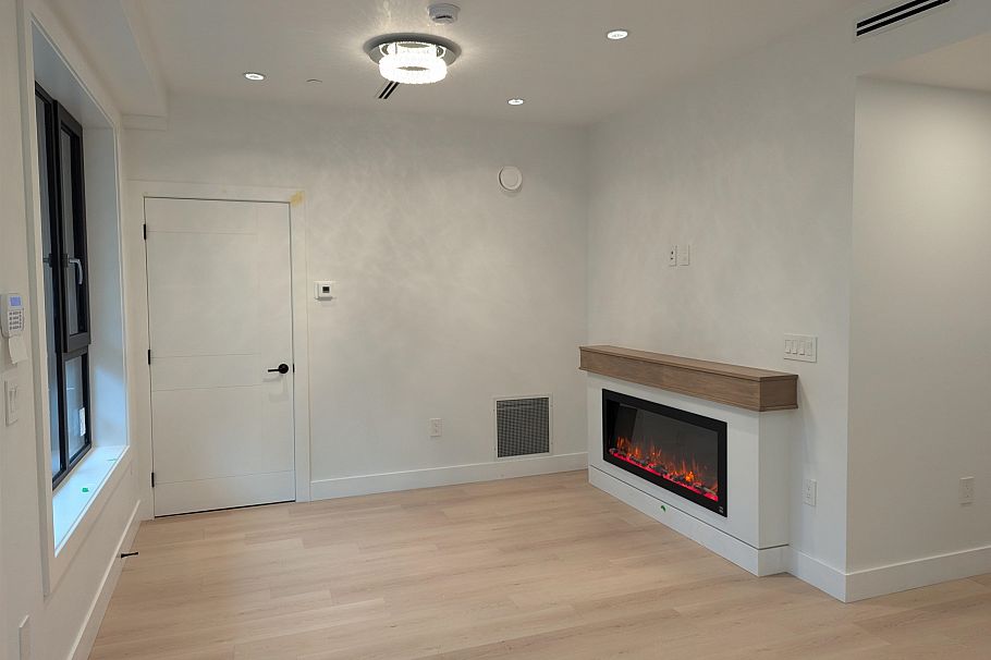 2 262 E 65th Avenue Vancouver, BC - 3