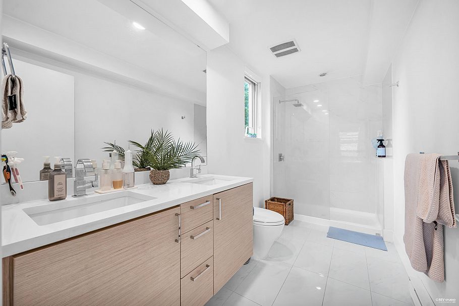 1407 East 1st Street Vancouver, BC - 23