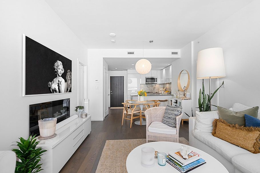 1308 118 Carrie Cates Court North Vancouver, BC - 9