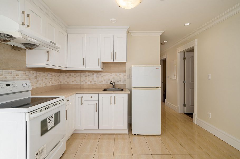 3716 W 17th Avenue Vancouver, BC - 24