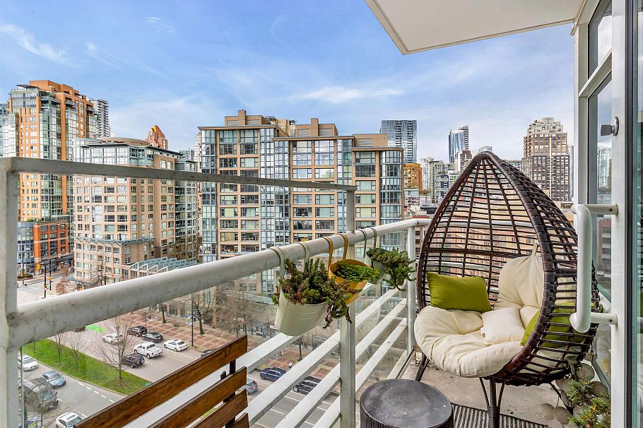 1101 198 Aquarius Mews Vancouver, BC - 13