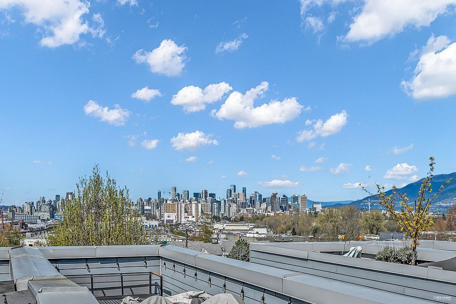 1407 East 1st Street Vancouver, BC - 37