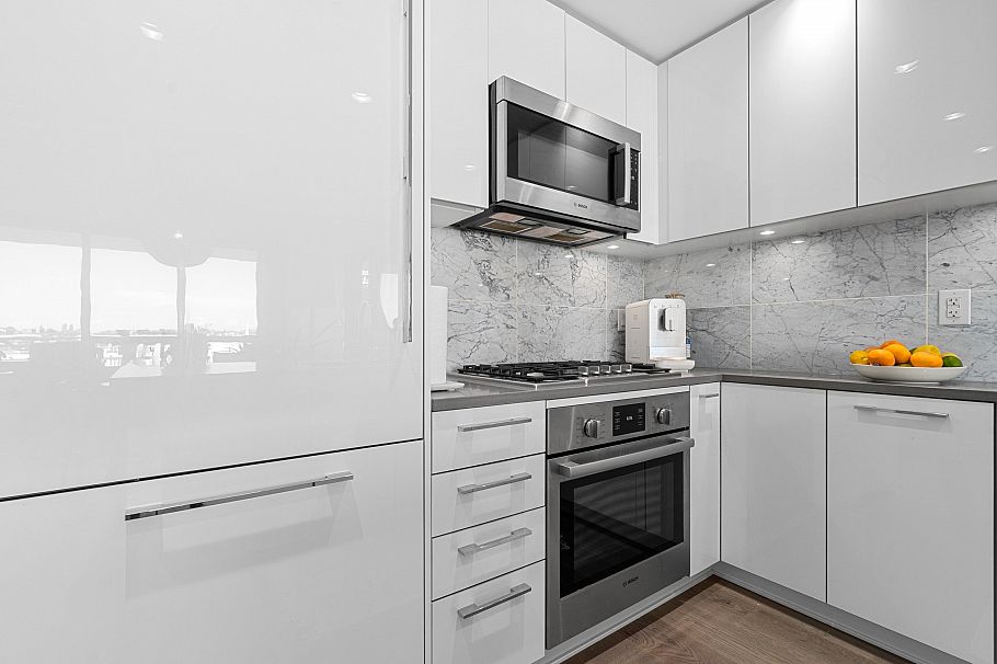 1308 118 Carrie Cates Court North Vancouver, BC - 16