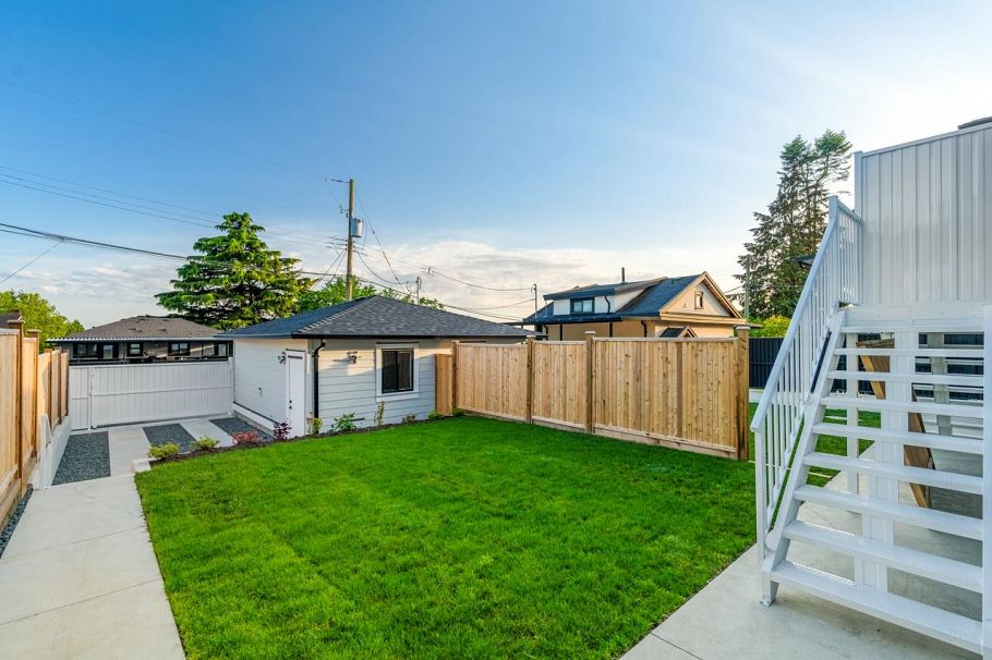1722 E 64th Avenue Vancouver, BC - 28