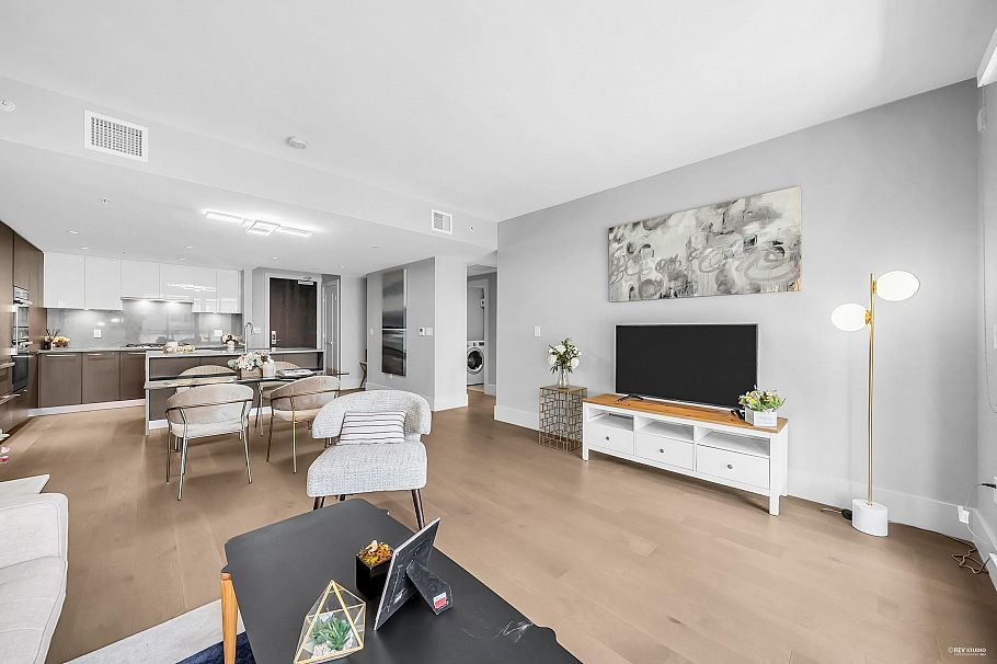 204 2089 W 43rd Avenue Vancouver, BC - 3