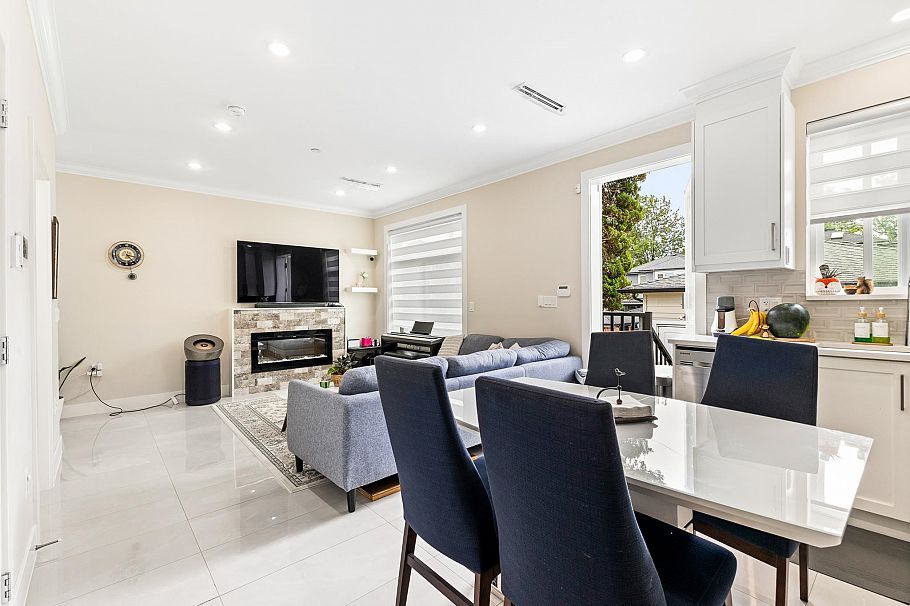 2 2786 E 46th Avenue Vancouver, BC - 7