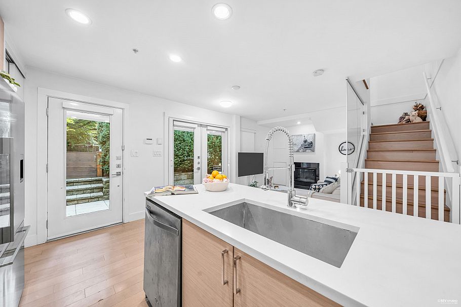 1407 East 1st Street Vancouver, BC - 28