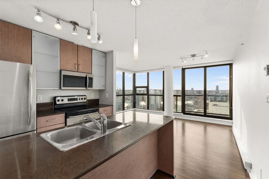 3403 909 MAINLAND STREET, Vancouver BC V6B 1T7 Vancouver, BC - 1