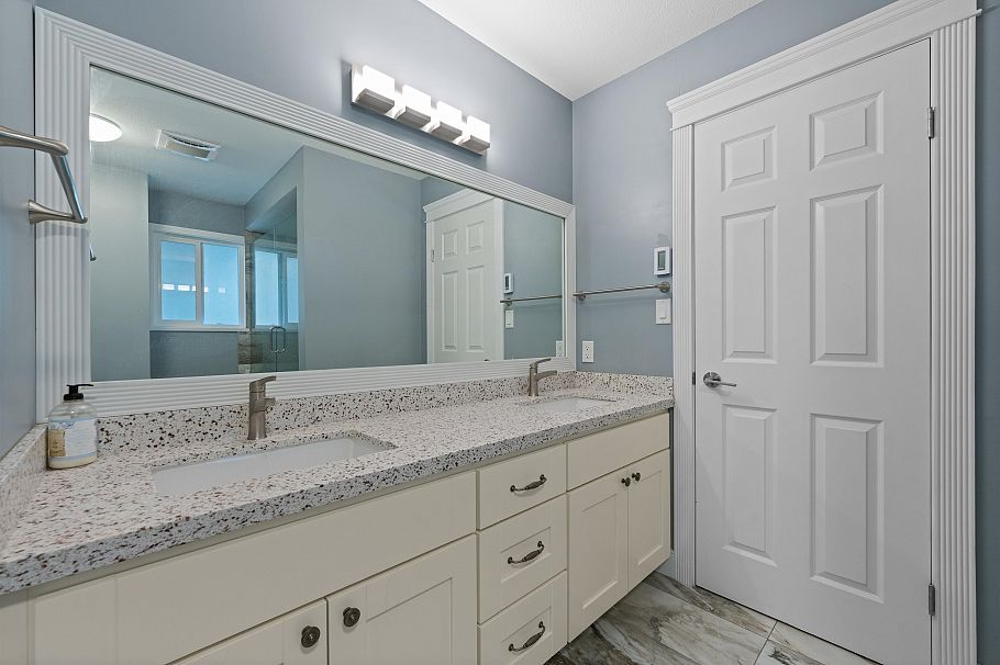 4053 W 38th Avenue Vancouver, BC - 23