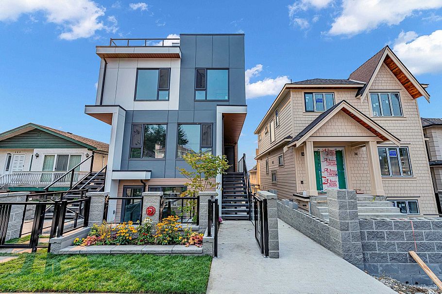 2 262 E 65th Avenue Vancouver, BC - 1