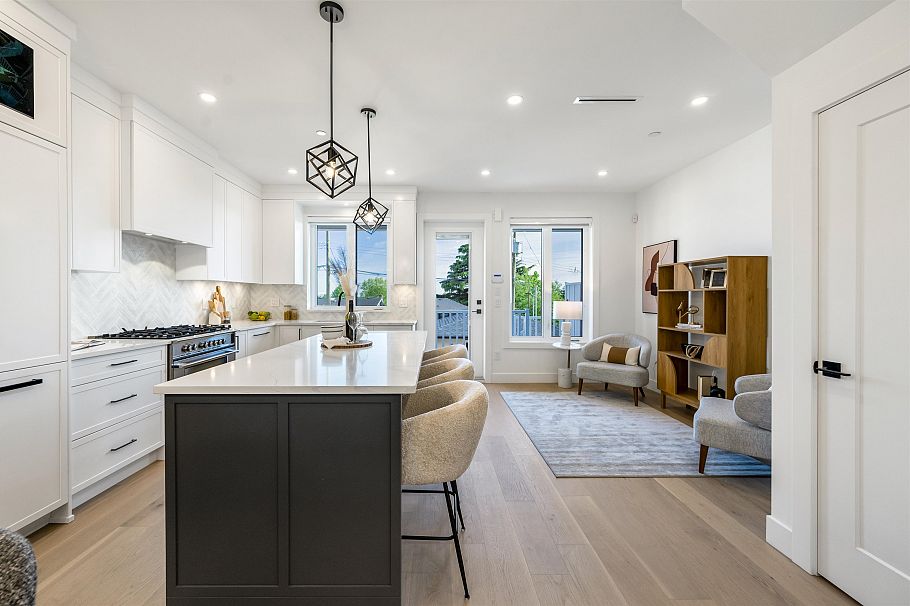 1722 E 64th Avenue Vancouver, BC - 10