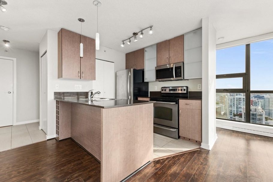 3403 909 MAINLAND STREET, Vancouver BC V6B 1T7 Vancouver, BC - 2