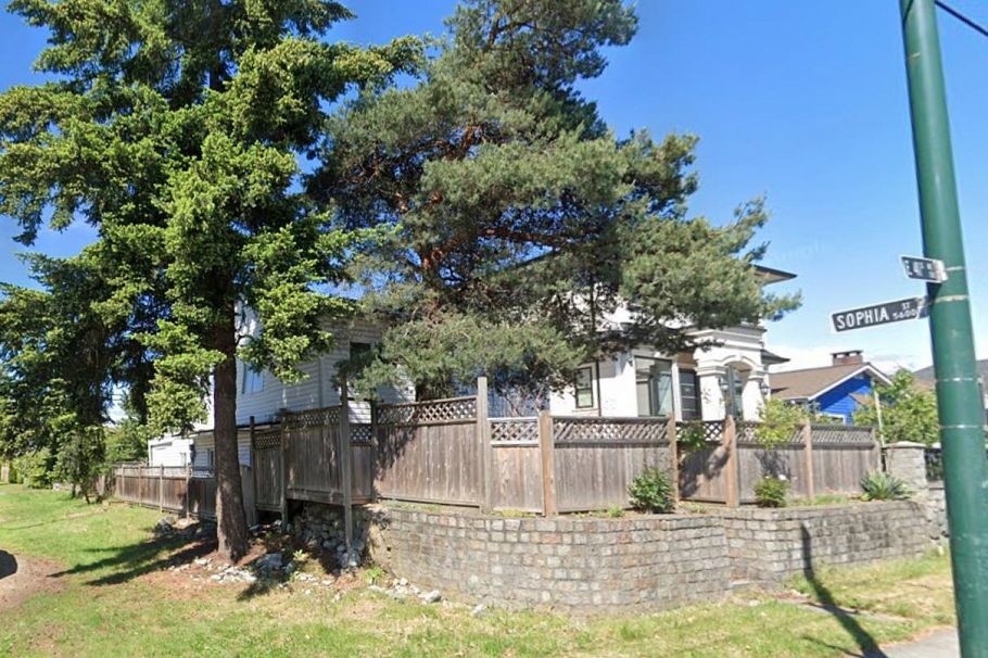 301 E 41st Avenue Vancouver, BC - 9