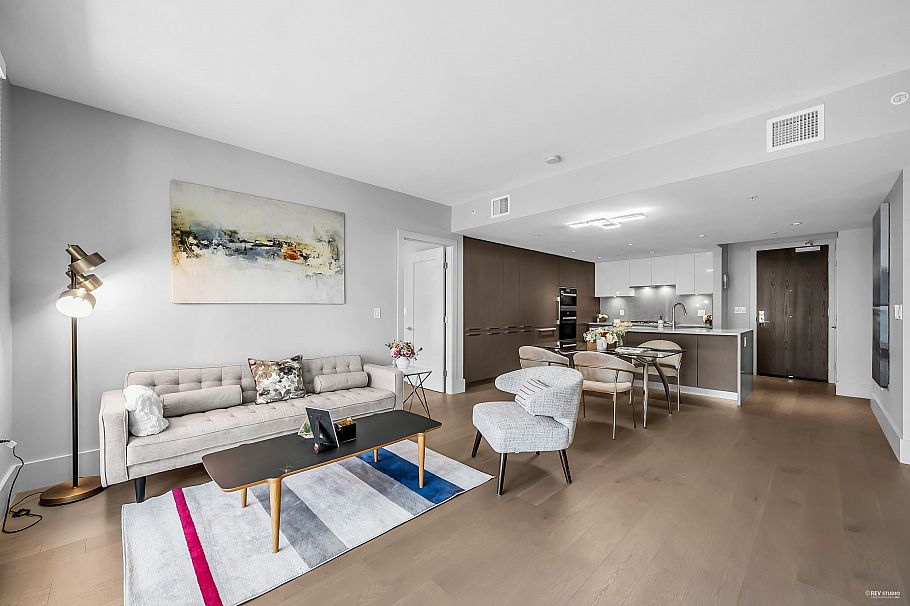 204 2089 W 43rd Avenue Vancouver, BC - 1