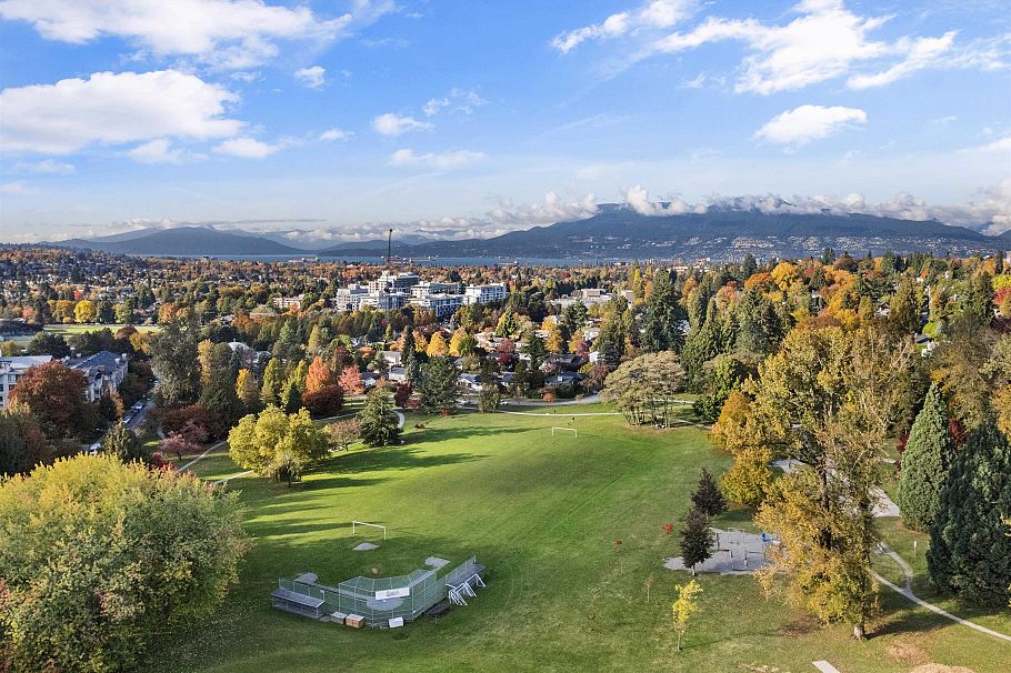 1830 W 33rd Avenue Vancouver, BC - 9