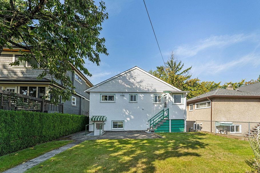 4182 Prince Edward Street Vancouver, BC - 3