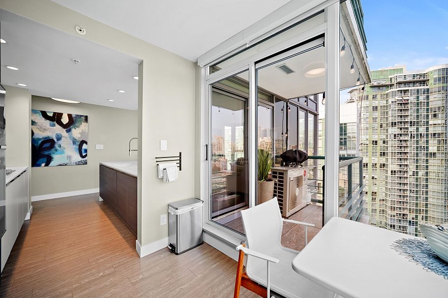 2606 1067 Marinaside Crescent Vancouver, BC - 11