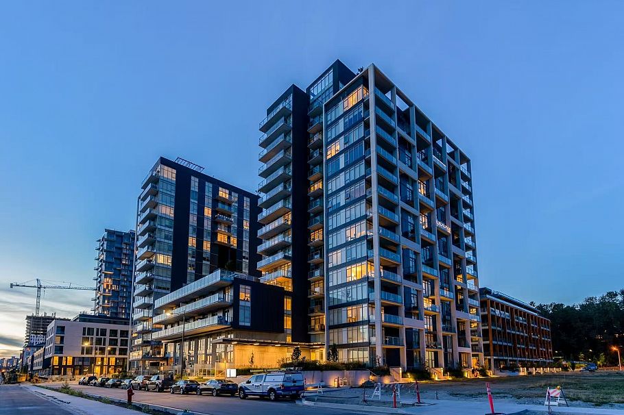 411 3581 E Kent North Avenue Vancouver, BC - 1