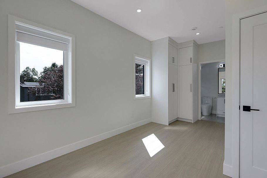 1 3695 E 26 Avenue Vancouver, BC - 19