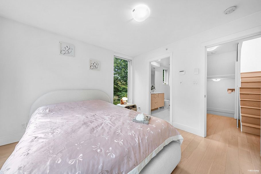 1407 East 1st Street Vancouver, BC - 22