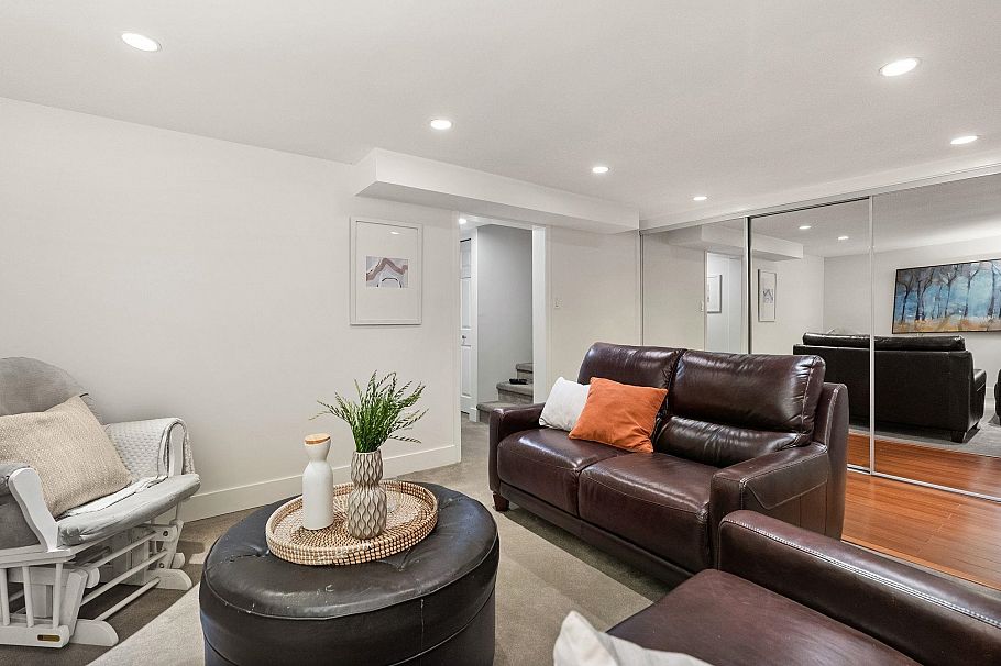 2307 Mountain Highway North Vancouver, BC - 22