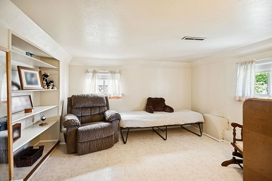 2258 Kitchener Street Vancouver, BC - 24