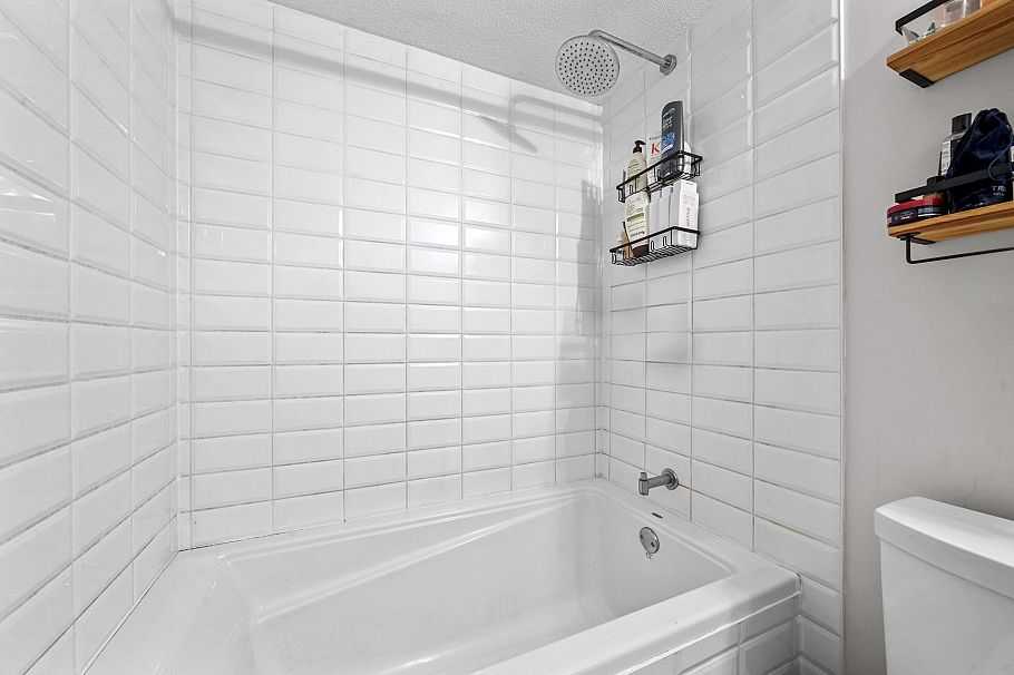 3068 W 4th Avenue Vancouver, BC - 19