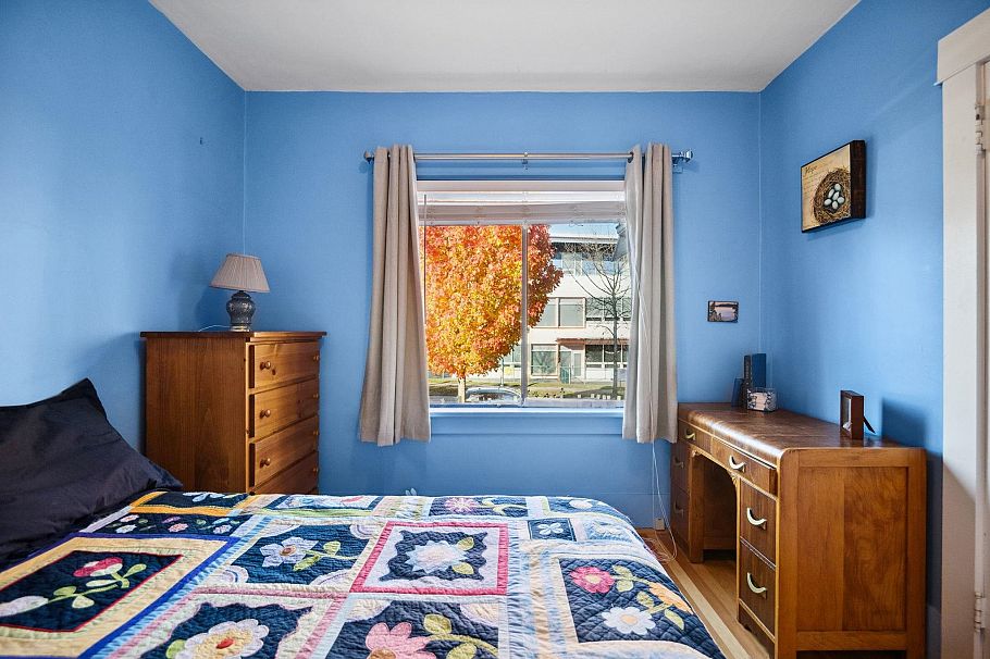 2258 Kitchener Street Vancouver, BC - 18