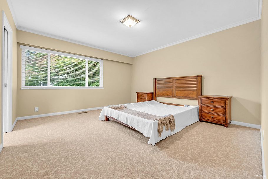 2056 W 29th Avenue Vancouver, BC - 14