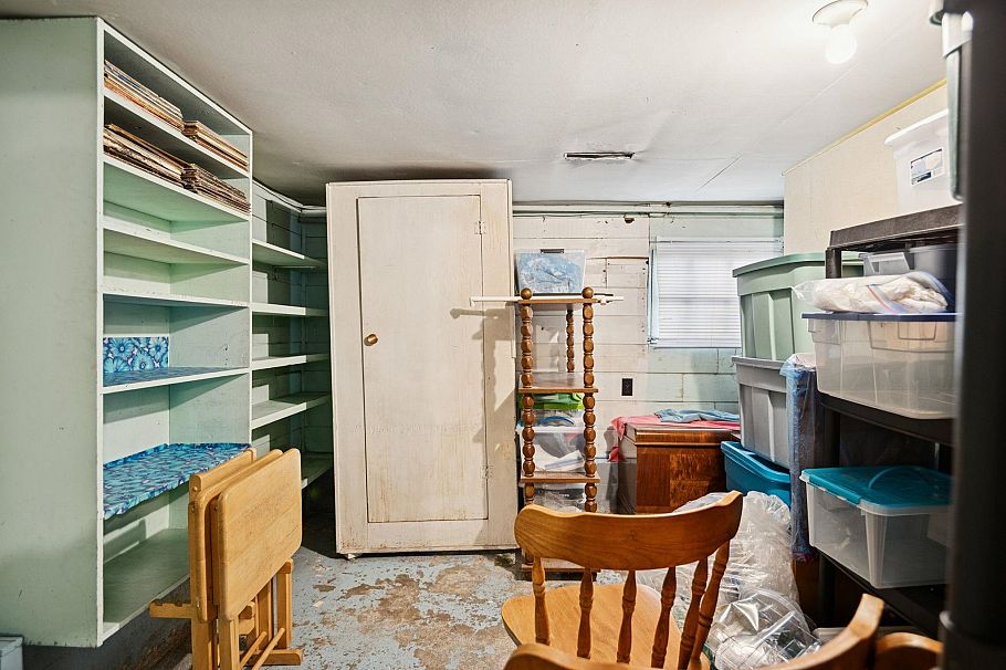 2258 Kitchener Street Vancouver, BC - 25