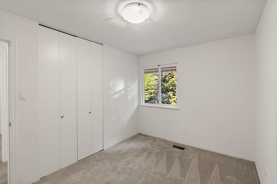 2307 Mountain Highway North Vancouver, BC - 16