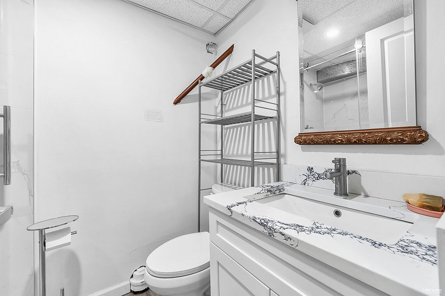 2056 W 29th Avenue Vancouver, BC - 28