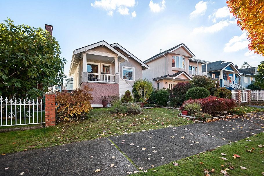 2258 Kitchener Street Vancouver, BC - 3