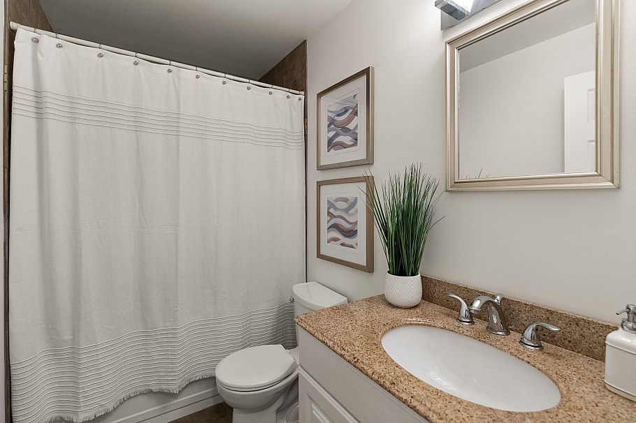 2307 Mountain Highway North Vancouver, BC - 18