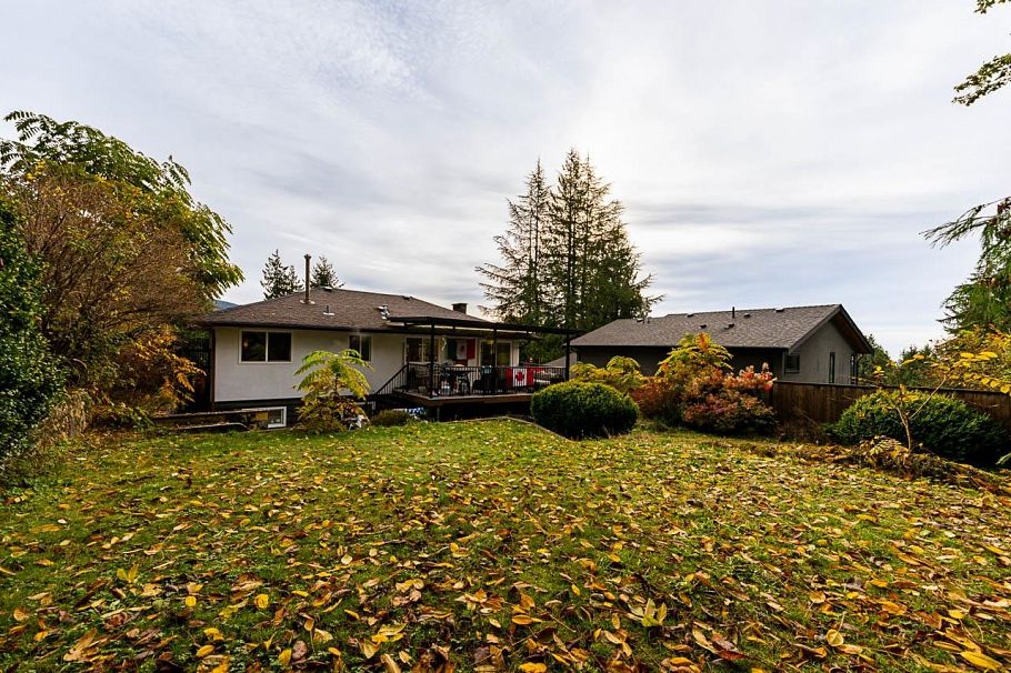 4377 Mountain Highway North Vancouver, BC - 34