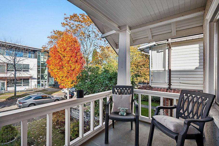 2258 Kitchener Street Vancouver, BC - 4